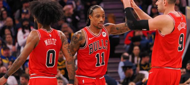 公牛队后卫强势进攻，助球队夺取胜利