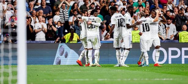 关于莱比锡主场无人问津，主帅急需自救的信息