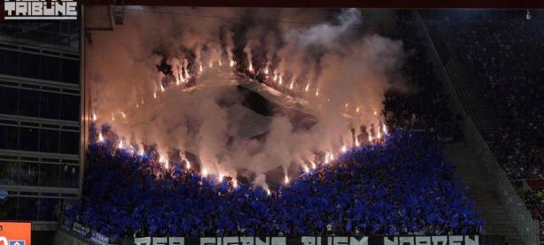 包含沙尔克客场告捷，不莱梅队遭遇逆转的词条